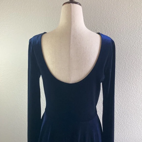 90’s Vintage Windsor Navy Blue Velvet Skater Dress- Size Medium - Picture 4 of 9